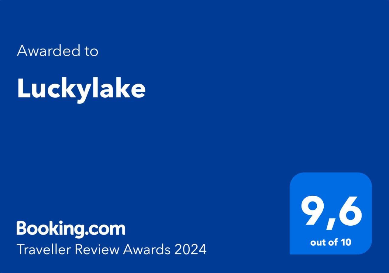 Luckylake เพลลา ภายนอก รูปภาพ